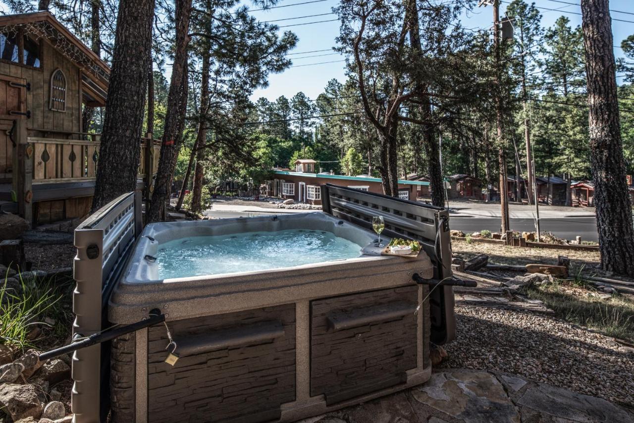 Sugar Butter Chalet, 2 Bedrooms, Wood Burning Stove, Hot Tub, Sleeps 6 Ruidoso Eksteriør billede